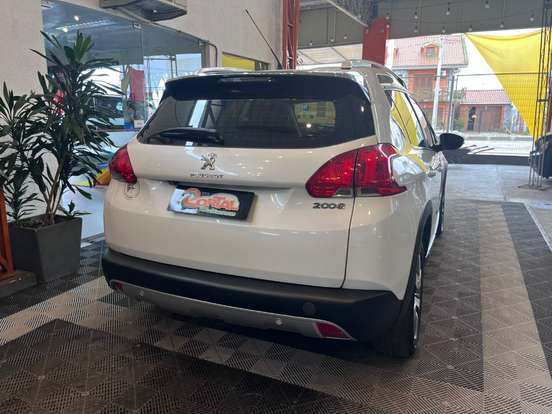 PEUGEOT-2008-2017