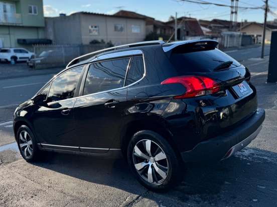 PEUGEOT-2008-2017