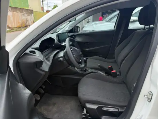 PEUGEOT-208-2023