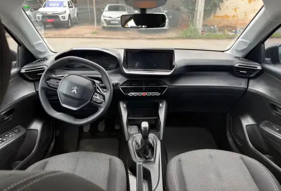 PEUGEOT-208-2023