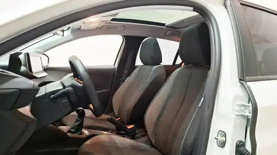 PEUGEOT-208-2024