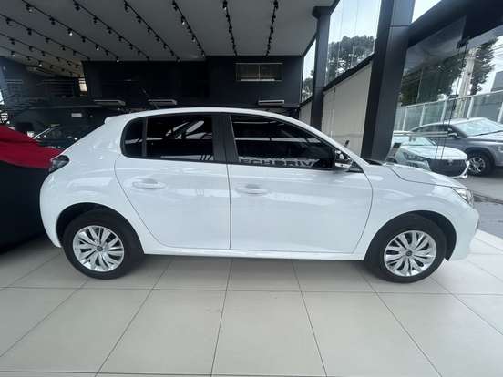 PEUGEOT-208-2024