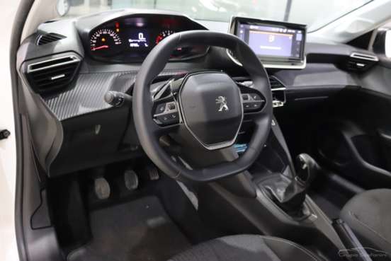 PEUGEOT-208-2024