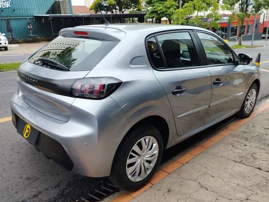 PEUGEOT-208-2022