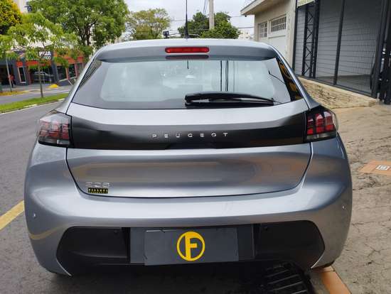 PEUGEOT-208-2022