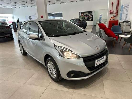 PEUGEOT-208-2019