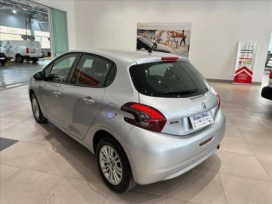 PEUGEOT-208-2019