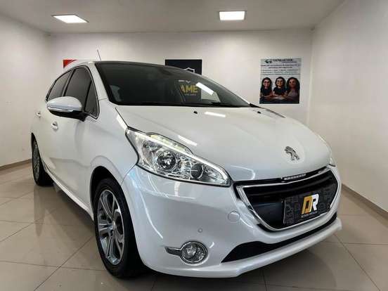 PEUGEOT-208-2015