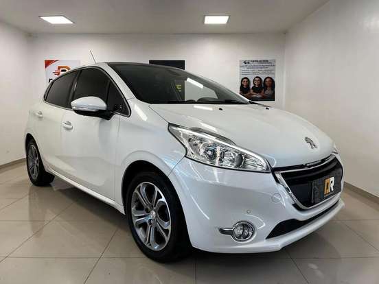 PEUGEOT-208-2015