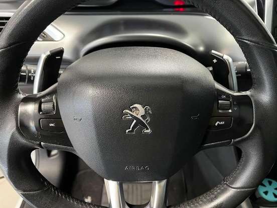 PEUGEOT-208-2015