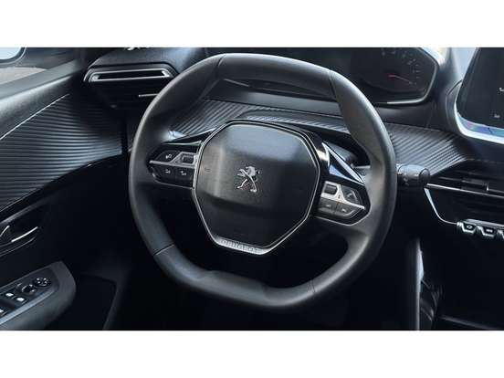 PEUGEOT-208-2022