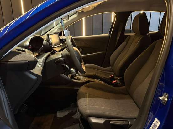 PEUGEOT-208-2022