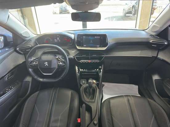 PEUGEOT-208-2022