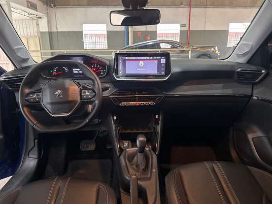 PEUGEOT-208-2022