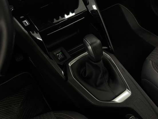 PEUGEOT-208-2023