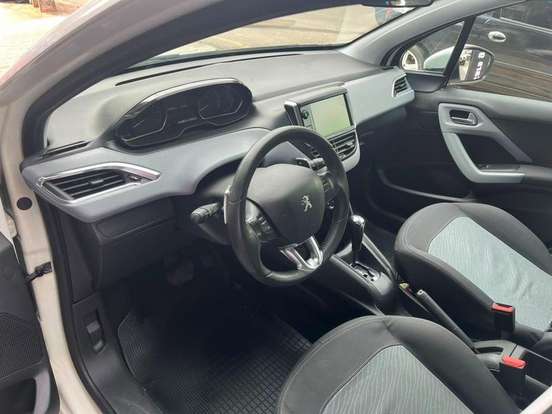 PEUGEOT-208-2014