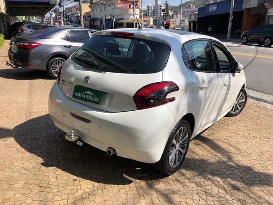 PEUGEOT-208-1.6 GRIFFE 16V FLEX 4P AUTOMÁTICO PEUGEOT-208-2018