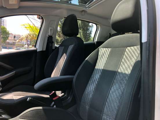 PEUGEOT-208-1.6 GRIFFE 16V FLEX 4P AUTOMÁTICO PEUGEOT-208-2018