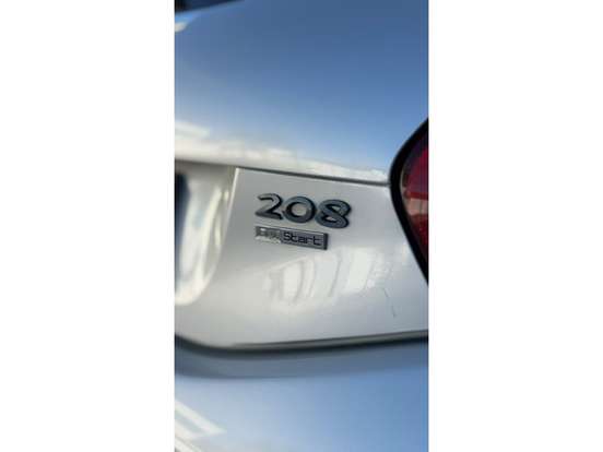 PEUGEOT-208-1.6 GRIFFE 16V FLEX 4P AUTOMÁTICO PEUGEOT-208-2014