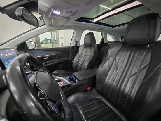 PEUGEOT-3008-2019