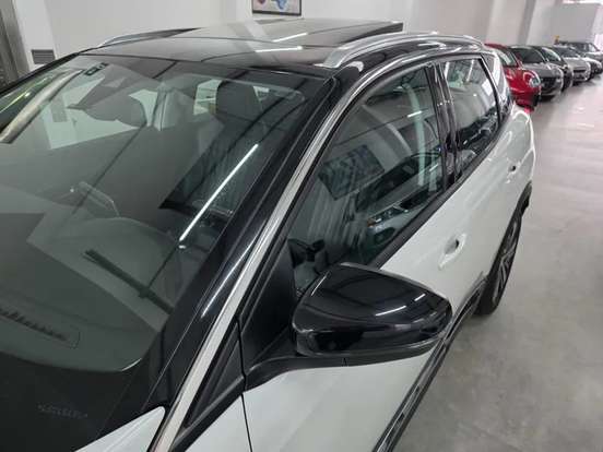 PEUGEOT-3008-2019