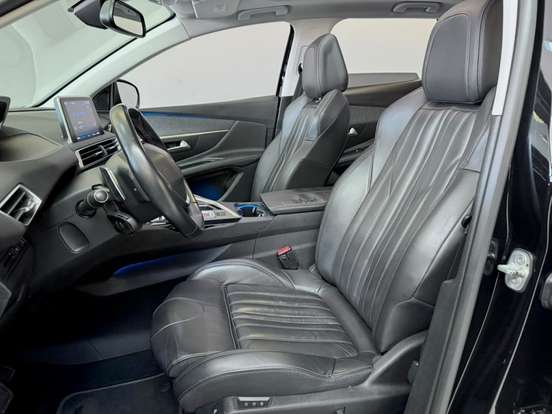 PEUGEOT-3008-2018