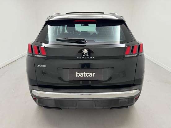 PEUGEOT-3008-2017