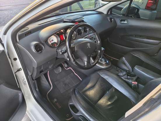 PEUGEOT-308-2012