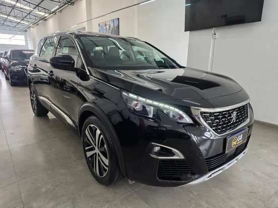 PEUGEOT-5008-2018