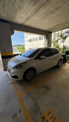 PEUGEOT-208-2017