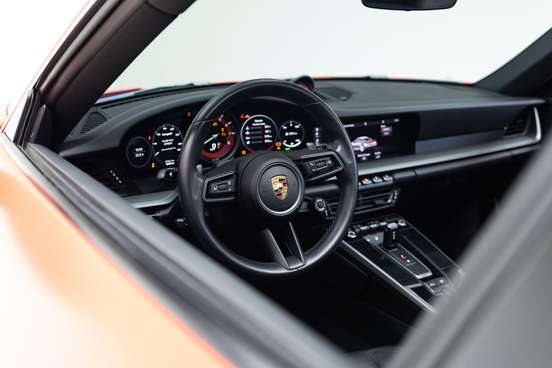 PORSCHE-911-2020