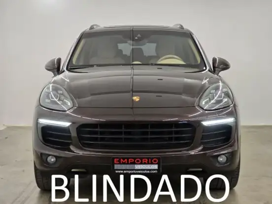 PORSCHE-CAYENNE-2017