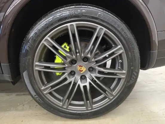 PORSCHE-CAYENNE-2017