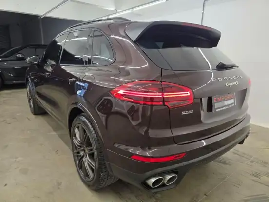 PORSCHE-CAYENNE-2017