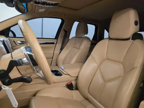 PORSCHE-CAYENNE-2017