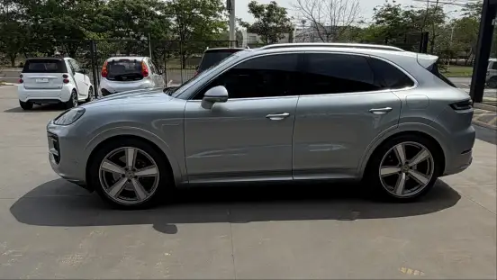 PORSCHE-CAYENNE-2025