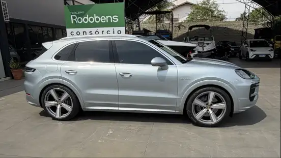 PORSCHE-CAYENNE-2025