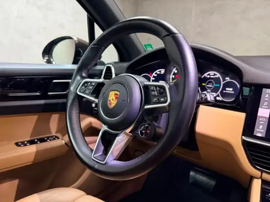 PORSCHE-CAYENNE-2020