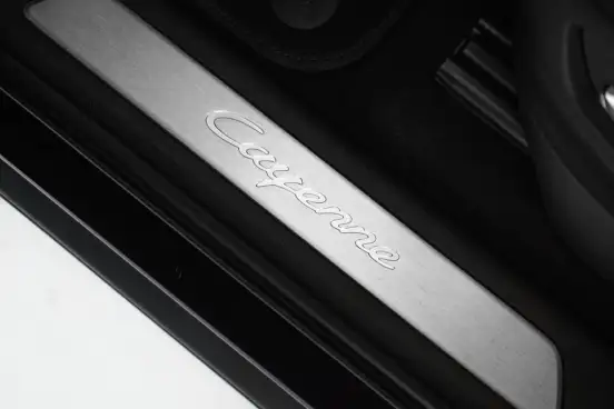 PORSCHE-CAYENNE-2021