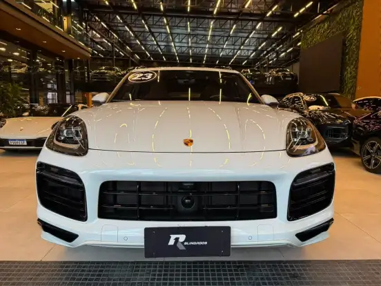 PORSCHE-CAYENNE-2023