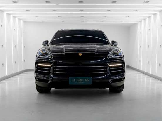 PORSCHE-CAYENNE-2021