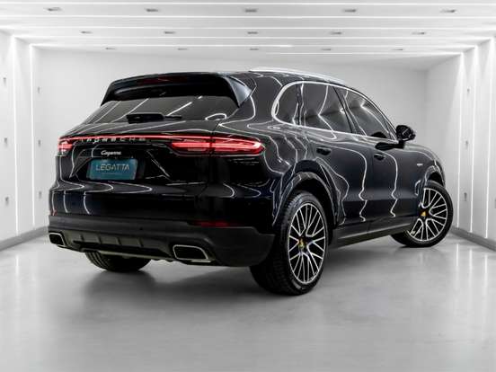 PORSCHE-CAYENNE-2021