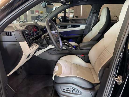 PORSCHE-CAYENNE-2025