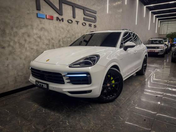 Porsche Cayenne 3.0 V6 E-Hybrid AWD Tiptronic S