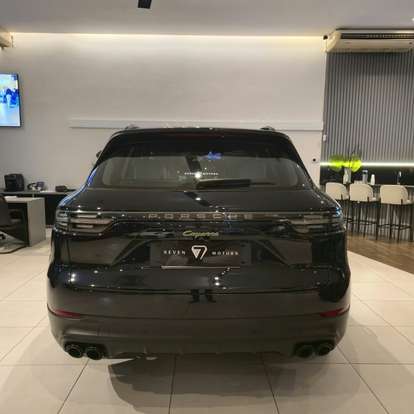 PORSCHE-CAYENNE-2022