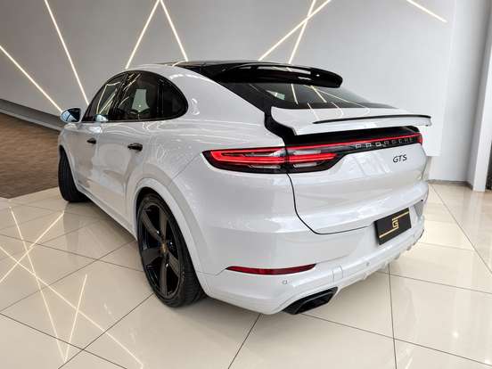 PORSCHE-CAYENNE-2019