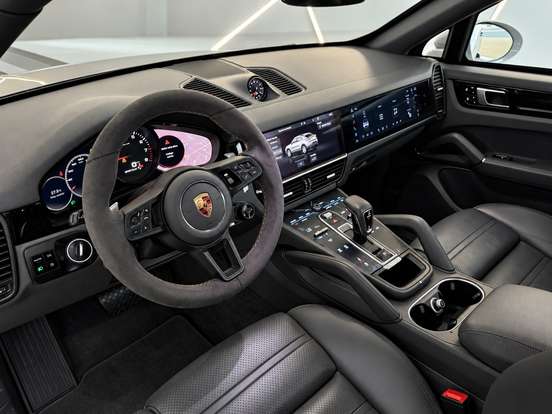PORSCHE-CAYENNE-2019