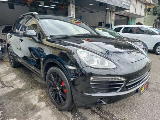 PORSCHE-CAYENNE-2012
