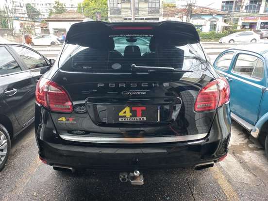 PORSCHE-CAYENNE-2012