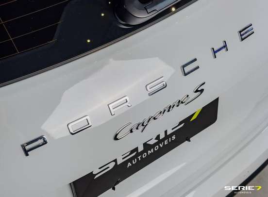 PORSCHE-CAYENNE-2015
